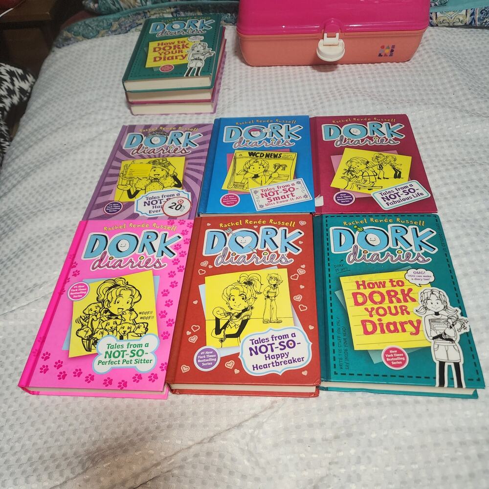 DORK DIARIES EUC SET OF 6 HARDBACK RACHEL RENE BOOK SERIES SET 0